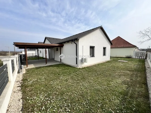 Eladó ház Veszprém, Jutaspuszta 107 nm