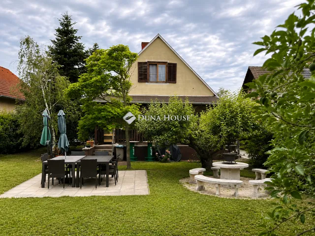 Eladó ház Balatonakali 180 nm