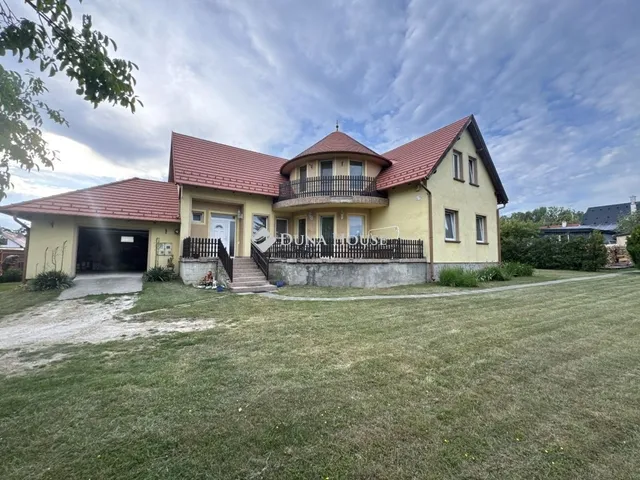 Eladó ház Herend 204 nm