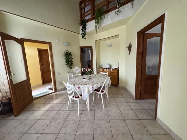 Eladó ház Herend 204 nm
