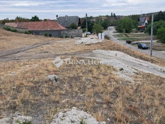 Eladó telek Öskü 861 nm