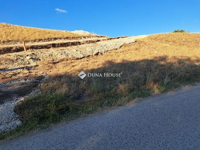 Eladó telek Öskü 1252 nm