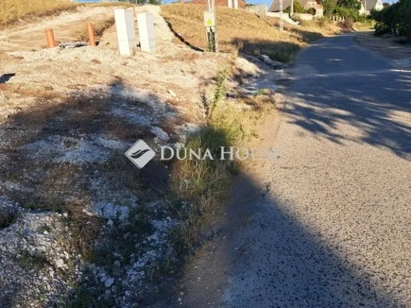 Eladó telek Öskü 1252 nm