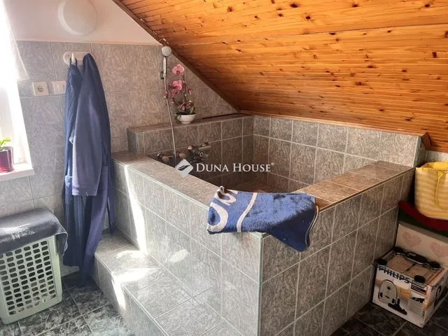Eladó ház Balatonfűzfő 200 nm