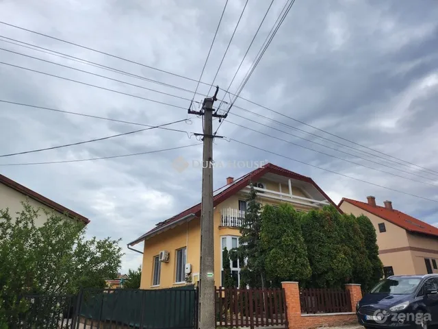 Eladó ház Balatonfűzfő 200 nm