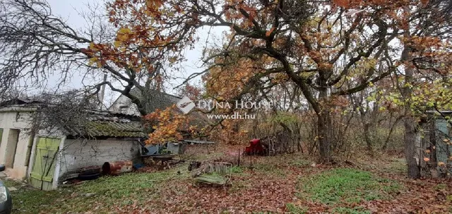 Eladó telek Balatonudvari 8158 nm