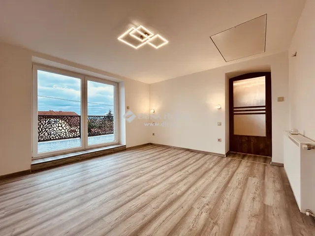 Eladó ház Révfülöp 203 nm