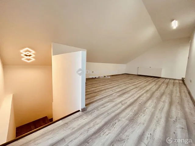 Eladó ház Révfülöp 203 nm
