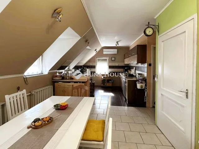 Eladó ház Tamási 210 nm