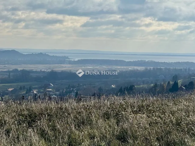 Eladó telek Nemesvita 22528 nm