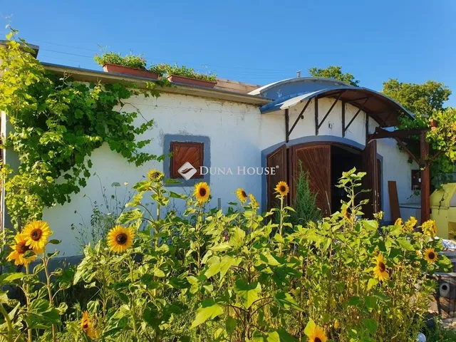 Eladó üdülő és hétvégi ház Mencshely 163 nm