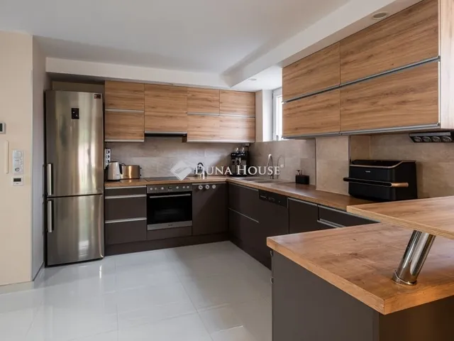 Eladó ház Balatonalmádi 232 nm