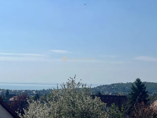 Eladó ház Balatonalmádi 338 nm