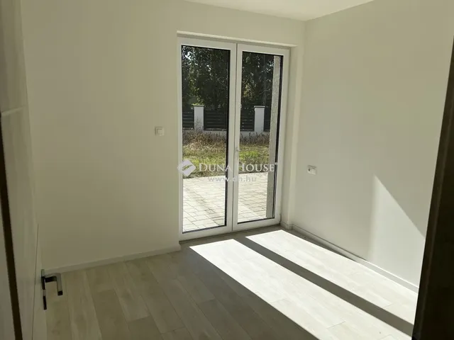 Eladó lakás Debrecen, Homokkert 101 nm