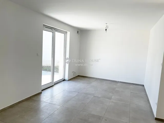 Eladó lakás Debrecen, Homokkert 101 nm