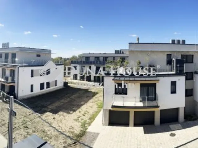 Eladó lakás Debrecen, Homokkert 101 nm
