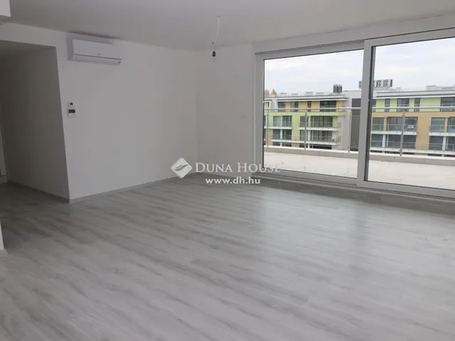 Eladó lakás Siófok, Ezüstpart 78 nm