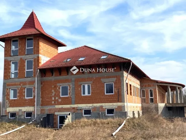 Eladó kereskedelmi és ipari ingatlan Györgytarló 2731 nm