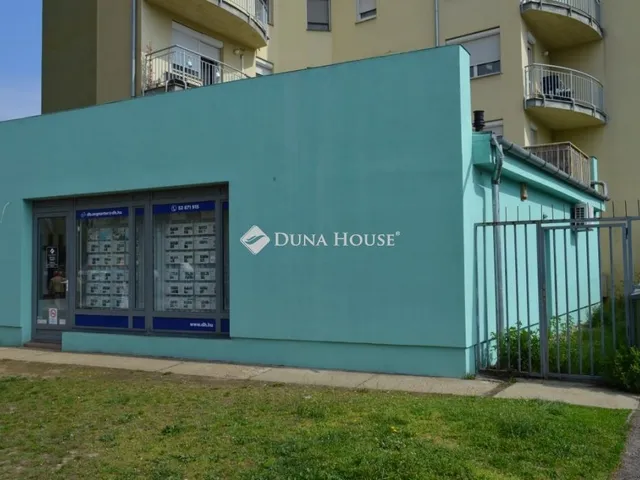 Eladó kereskedelmi és ipari ingatlan Debrecen 80 nm