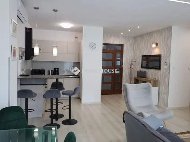 Kiadó lakás Debrecen, Nagyerdő 69 nm