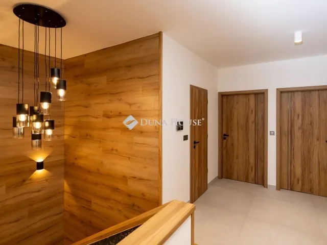 Eladó ház Debrecen, Úrrétje 204 nm