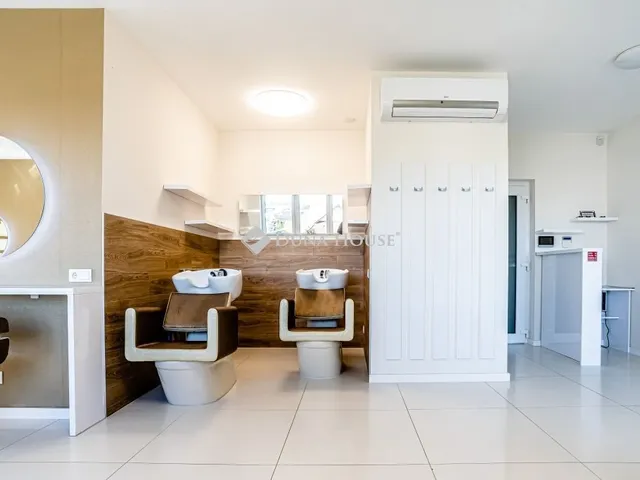 Kiadó kereskedelmi és ipari ingatlan Debrecen 68 nm