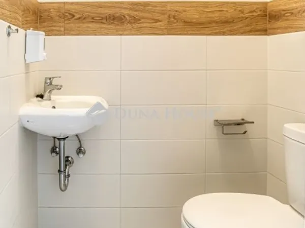 Kiadó kereskedelmi és ipari ingatlan Debrecen 68 nm