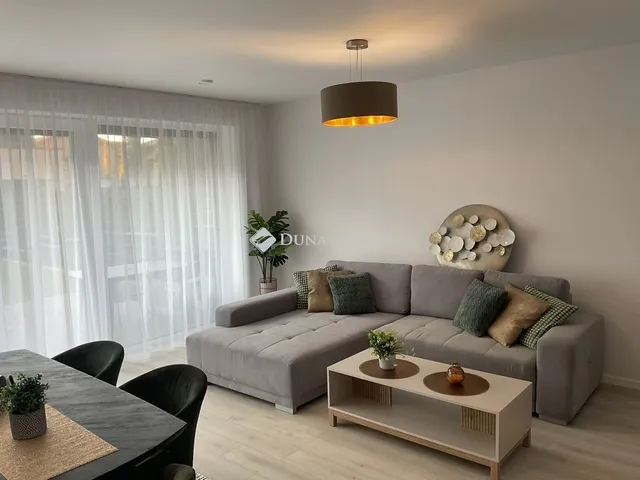 Kiadó ház Debrecen 165 nm