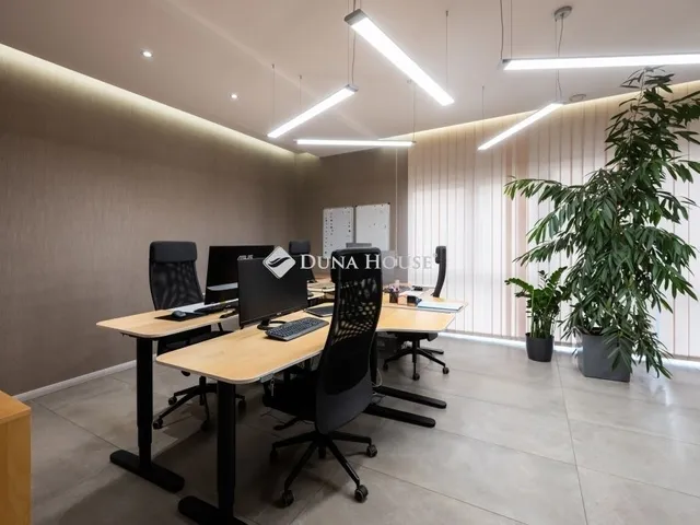 Eladó kereskedelmi és ipari ingatlan Debrecen 236 nm