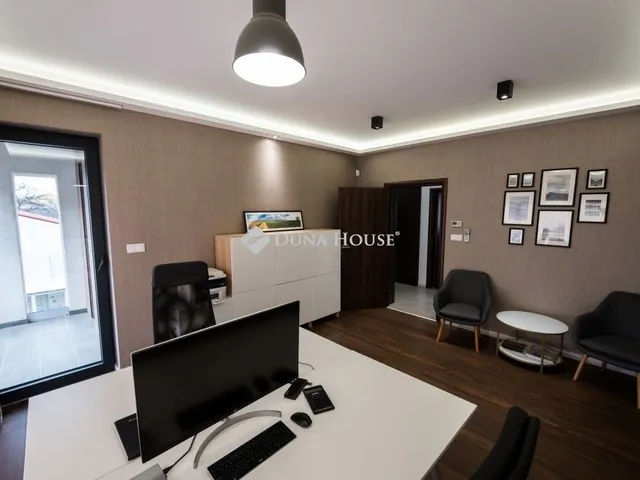 Eladó kereskedelmi és ipari ingatlan Debrecen 236 nm