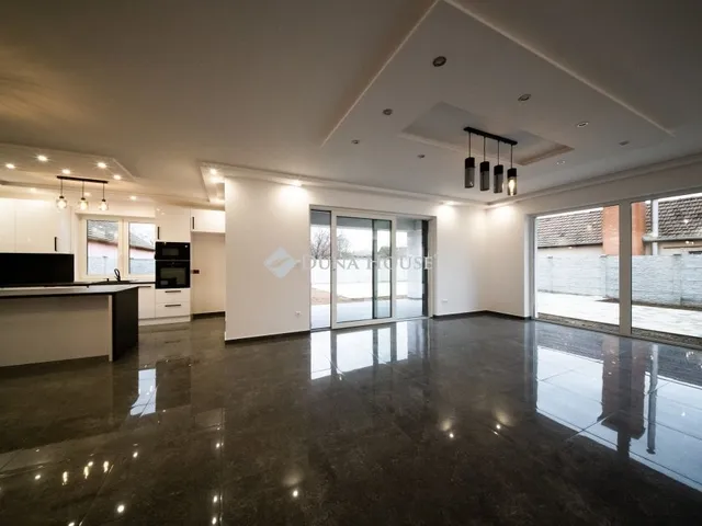 Eladó ház Mikepércs 141 nm