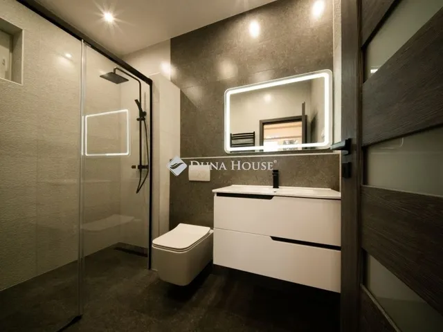 Eladó ház Mikepércs 141 nm