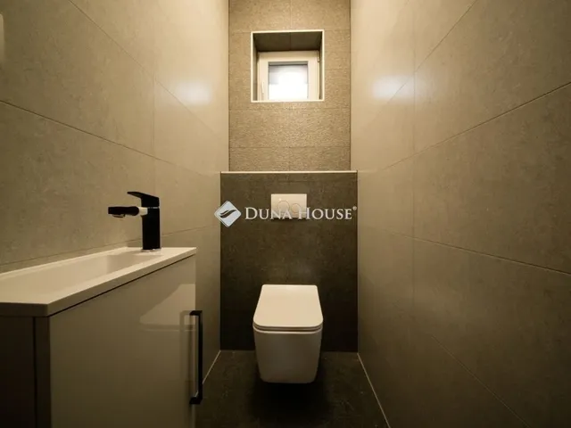 Eladó ház Mikepércs 141 nm