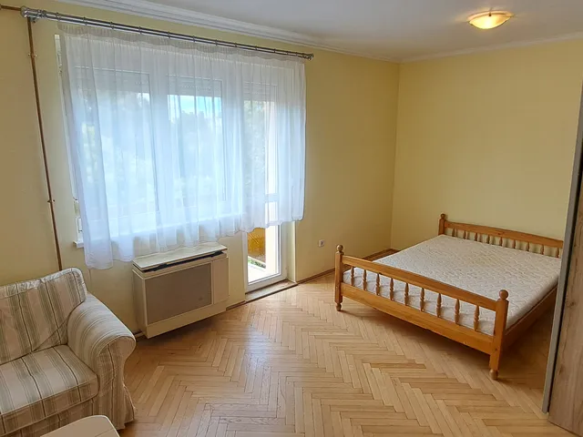 Kiadó lakás Székesfehérvár, Íróutcák 27 nm