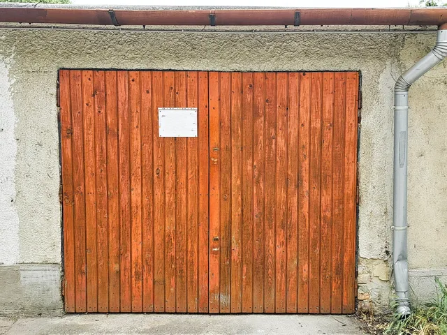 Eladó garázs Székesfehérvár, Íróutcák 18 nm
