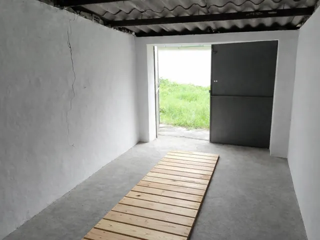 Kiadó garázs Székesfehérvár, Belváros 16 nm