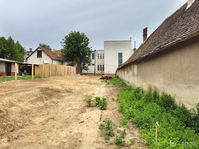 Eladó telek Bonyhád, József Attila u. 22. 535 nm