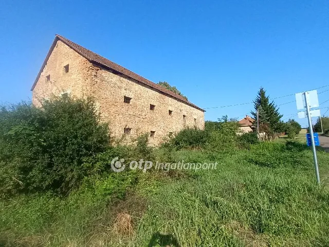 Eladó telek Salgótarján 170 nm