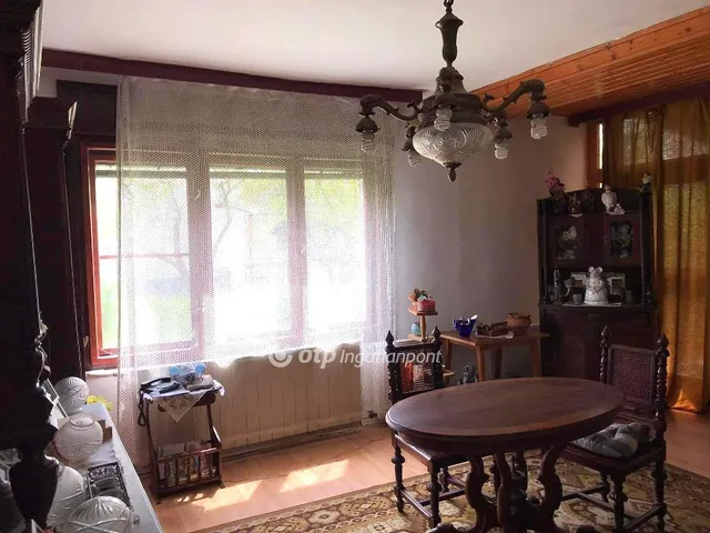 Eladó ház Etes 170 nm
