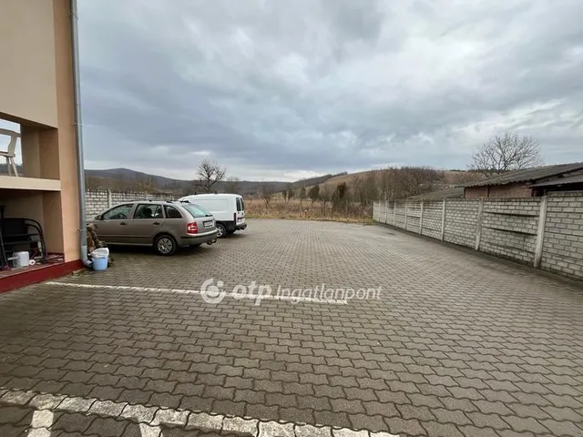 Eladó ház Kazár 311 nm