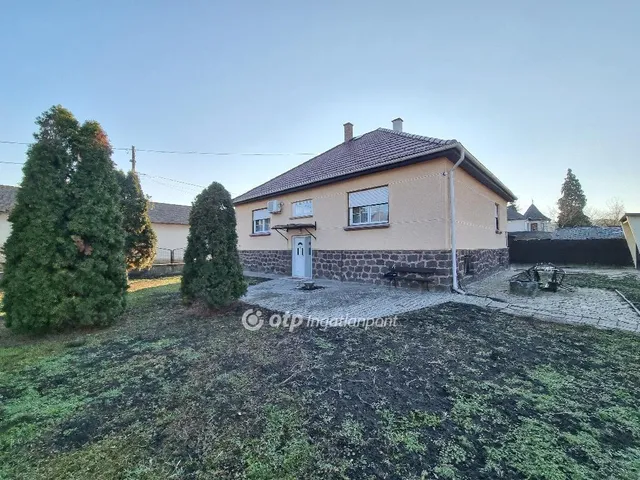 Eladó ház Bátonyterenye 185 nm