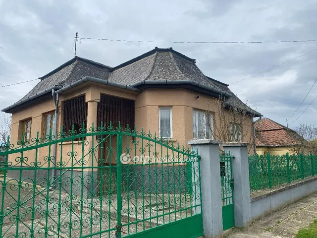 Eladó ház Csitár 84 nm