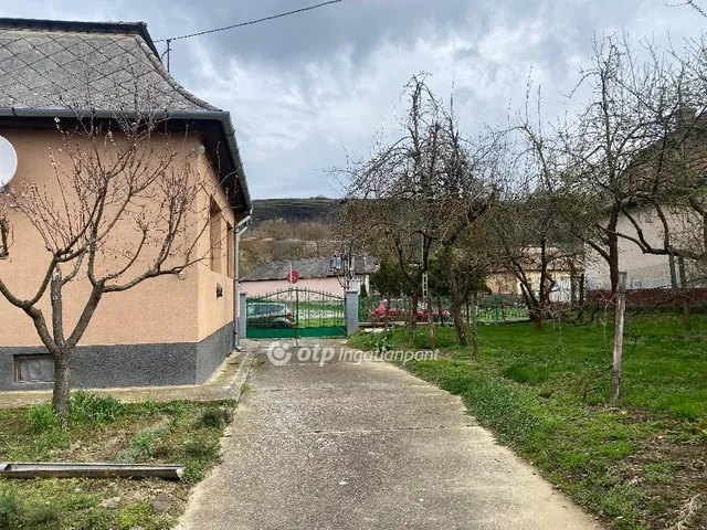 Eladó ház Csitár 84 nm