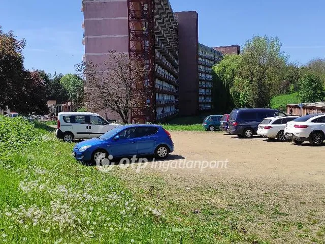 Eladó telek Salgótarján 2563 nm