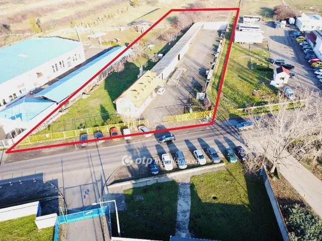 Eladó kereskedelmi és ipari ingatlan Gyöngyös 400 nm