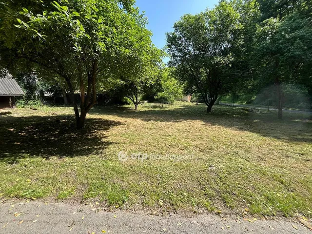 Eladó telek Salgótarján 1002 nm