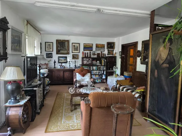 Eladó ház Hollókő 140 nm