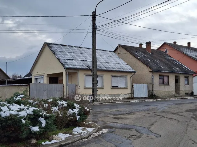 Eladó ház Szécsény 140 nm