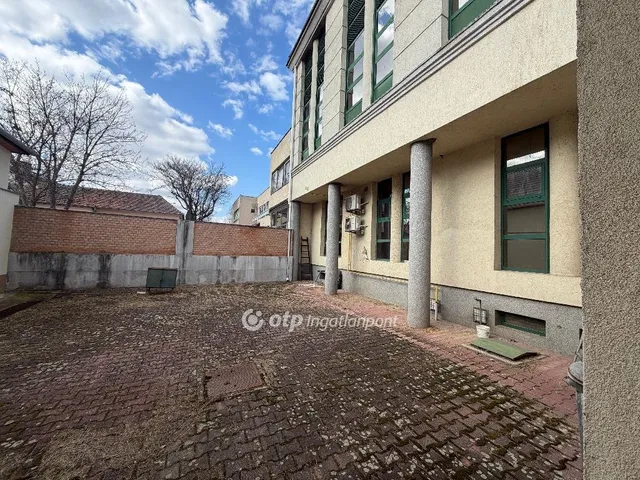 Eladó kereskedelmi és ipari ingatlan Szécsény 618 nm