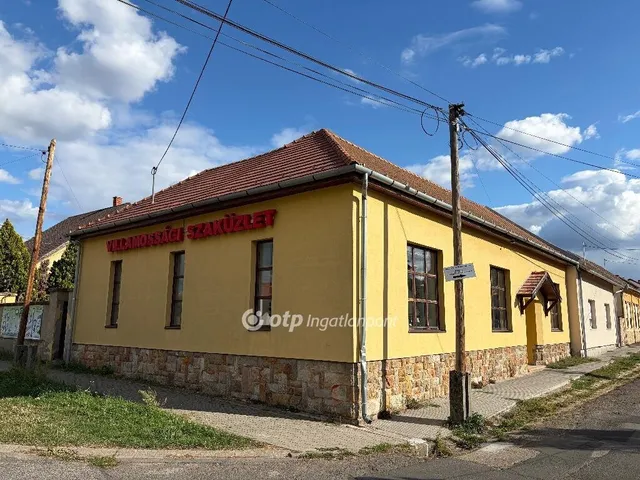 Eladó kereskedelmi és ipari ingatlan Balassagyarmat 205 nm